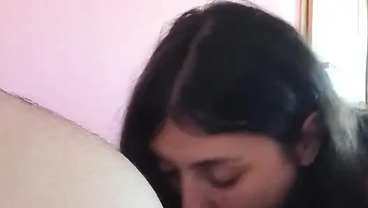 Cewek semok latina lagi asik nyepong kontol sampai dicrot di dalam