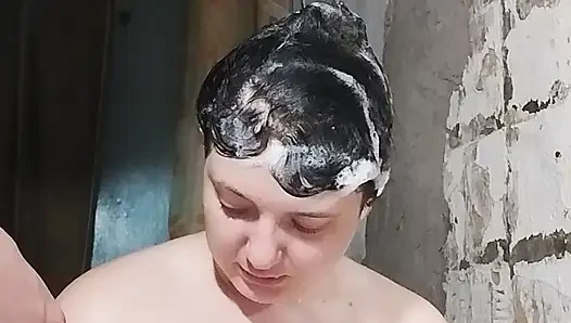 Pissed and Mouthed in the Bath