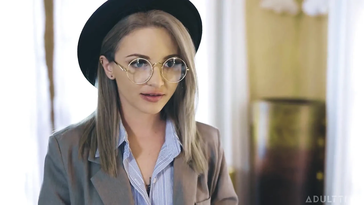 Transfixed - 专业摄影师Lolla Fae对准新娘Korra Del Rio有大量压榨