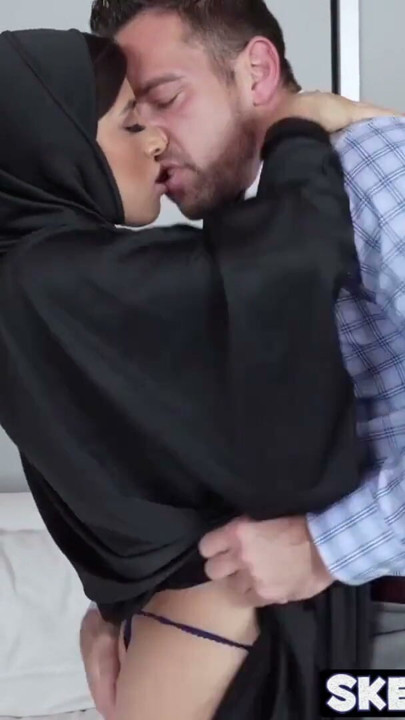 Cutie receives internal cumshot after hardcore smashing | Clip 1