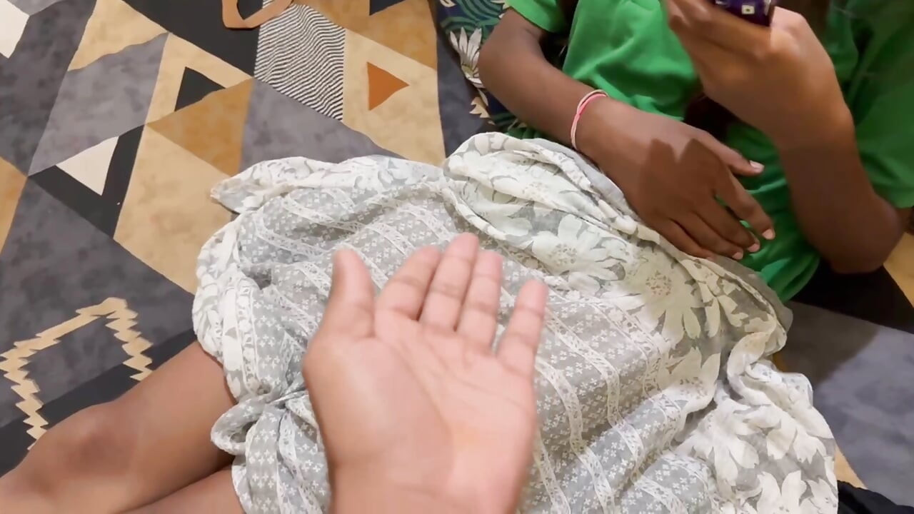 Rakhi Gift - sex dur cu sora mea vitregă