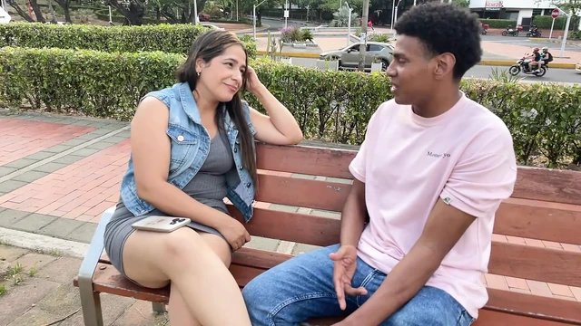 mature, invites me to her house to have sex