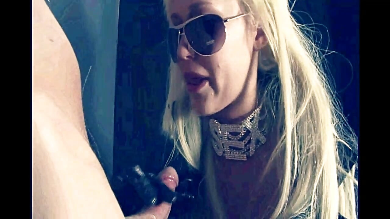 Gute schlampe nimmt großen schwanz von hinten!