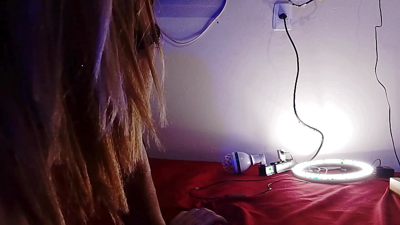 Her şeyi planda bıraktı.