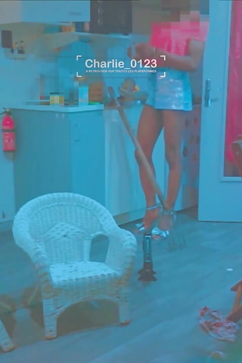 月の下で禁断の果実を摘む