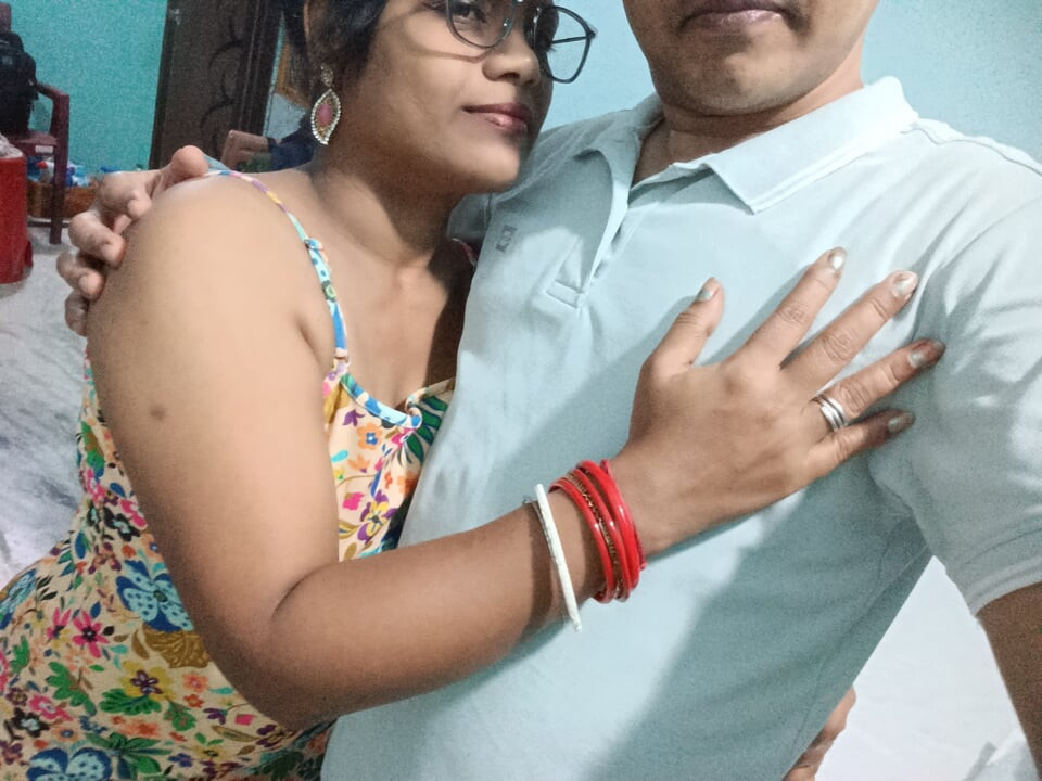 Profesorica s fakulteta Mira tajni seks s mladom ravnateljicom i napunjena pička - viralni seks