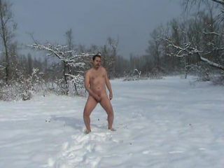 Algaycho jo和在雪地里射精