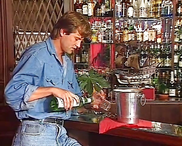 Angelica Bella in CASA D'APPUNTAMENTO scene 05