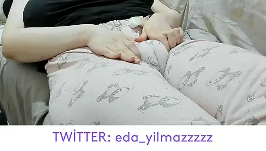 CAMEL TOE – MASTURBATION IM PYJAMA – AUFGEBLASENE PUSSY – GESCHWOLLENE PUSSY – GROSSE PUSSY – TÜRKISCHER PORNO – TÜRKISCHE MILF