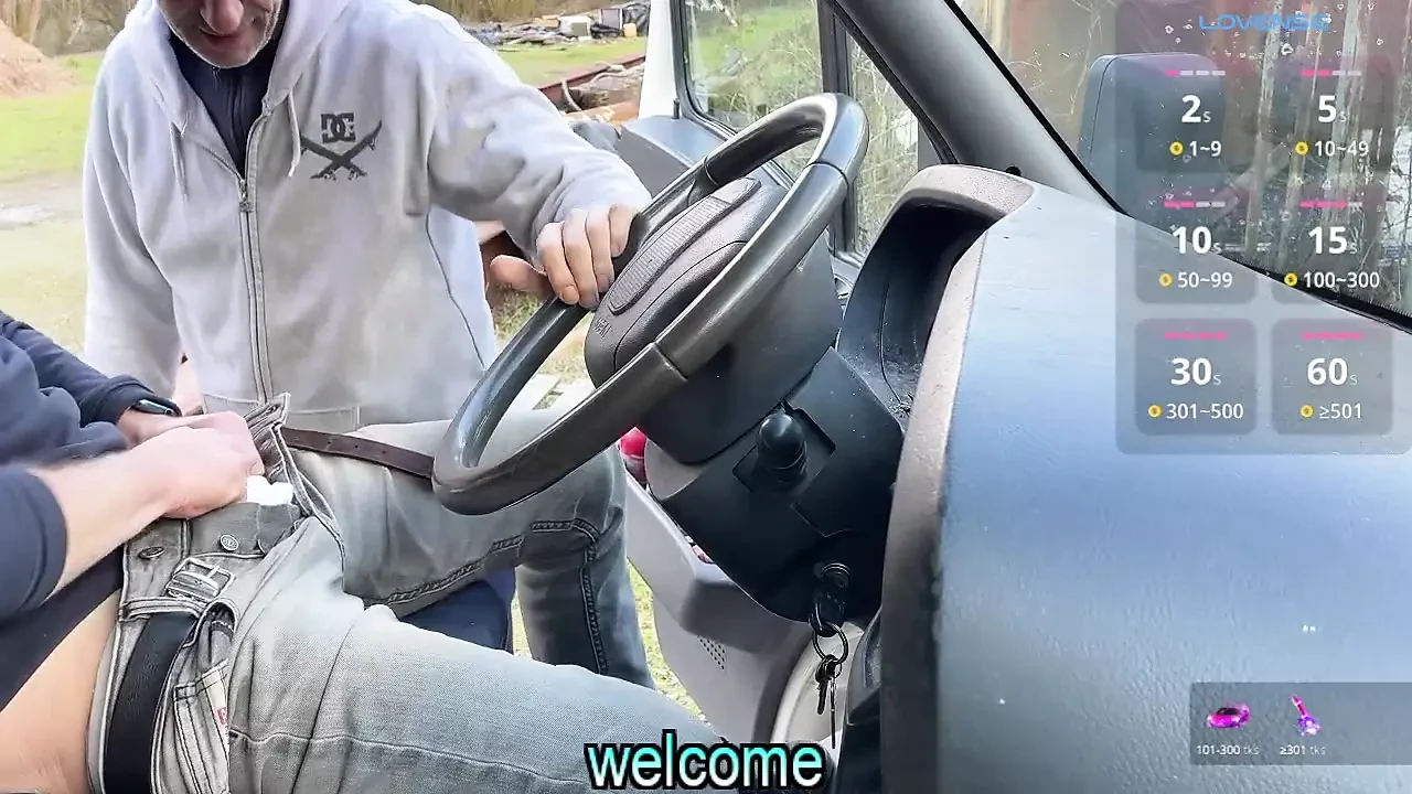 Předvádím svou velkou bouli v mém autě - nakonec mě tvrdě saje