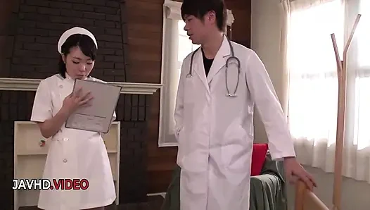 Memek mupit ui kinari lagi ngidam dientot habis-habisan sama suster dengan stoking jav