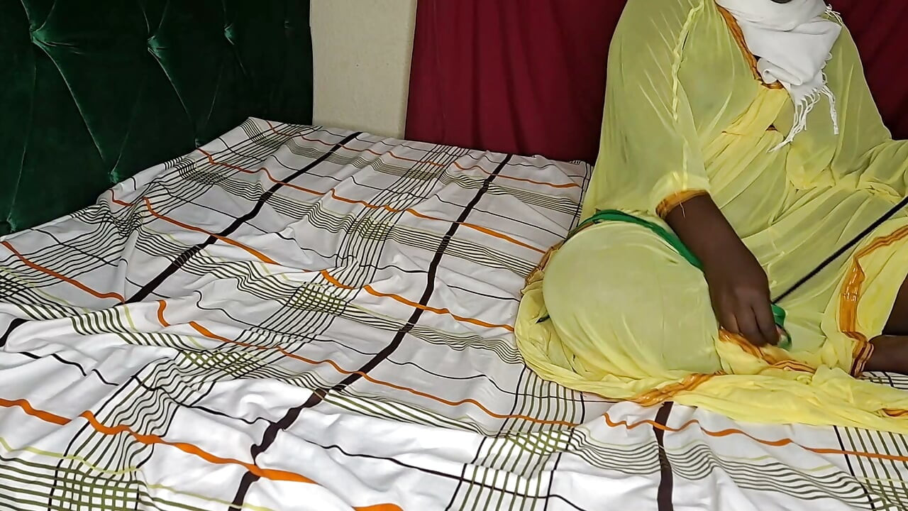ela ficou presa na casa e em vez de fugir ficou se masturbando vídeo completo