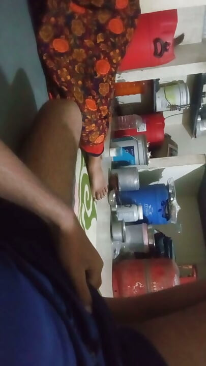 Seeing a woman in the house and making a penis stand
