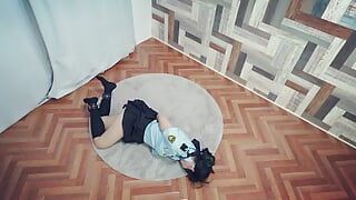Vrouwelijke politieagent probeert te ontsnappen