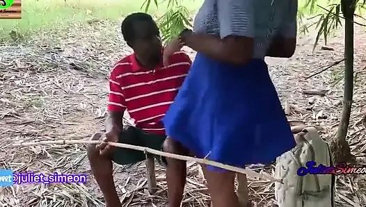 Джулихизимеон, девушка, была трахнута фермером в Буше.