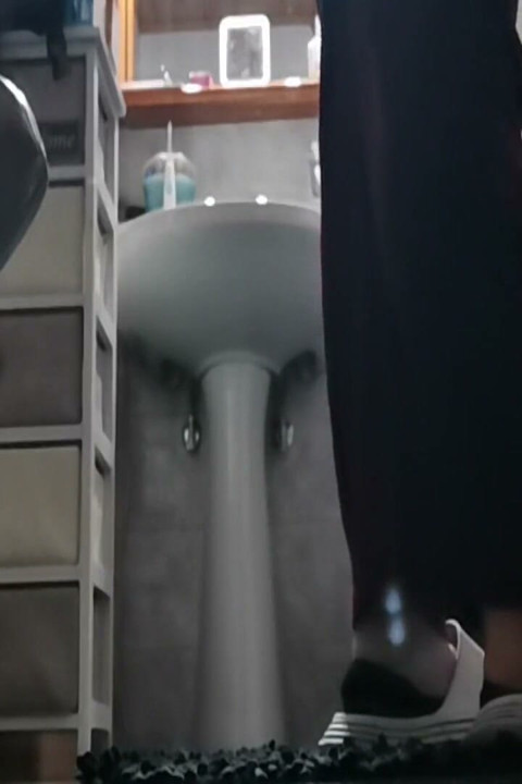Camera on the Floor, Huge Ass and Sound Farts