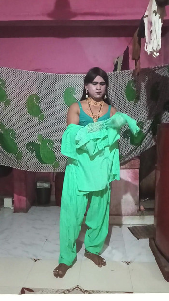 Trenutak koji morate vidjeti iz "Madurai bhabhi"
