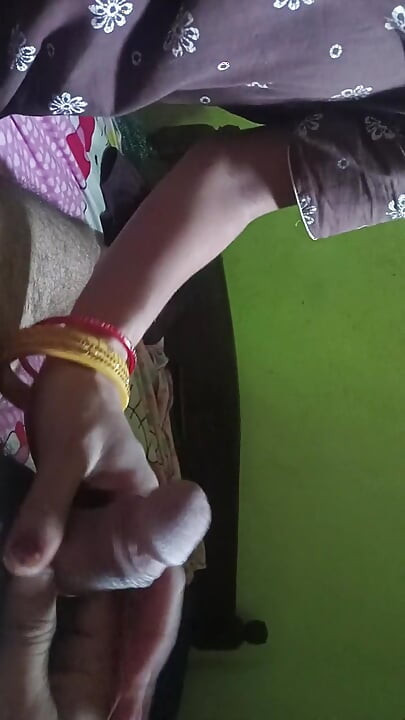 Desi bhabhi ko land chusi