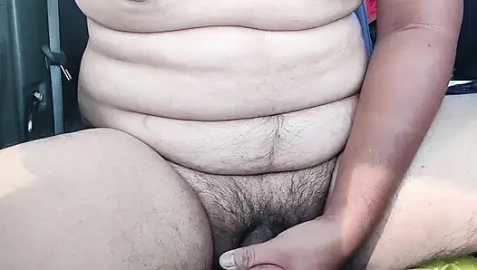 Arabada koltuğa fışkırtıyor