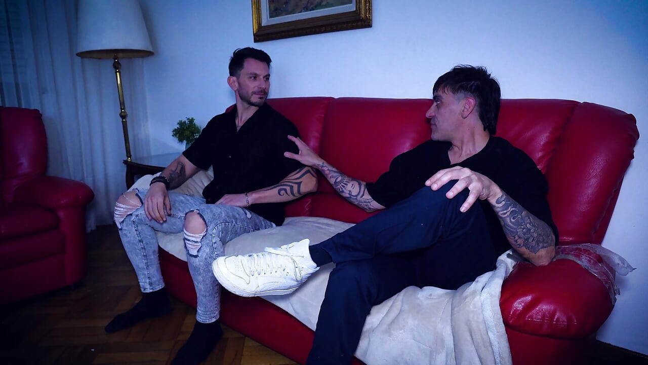 quand vous vous retrouvez avec un ami pour regarder le match de foot et que vous finez par célébrer FIT-keilabassi - quand vous vous retrouvez avec votre partenaire