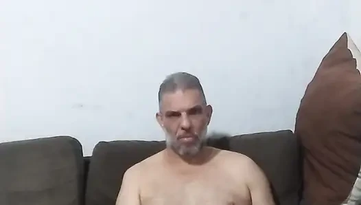Taç boşalmak için ona doğru beceriyor