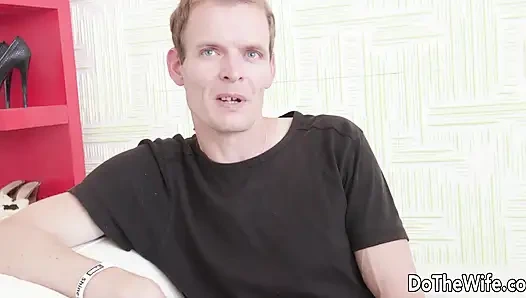 Istri pirang afina levi membuat suami menonton saat dia bersetubuh