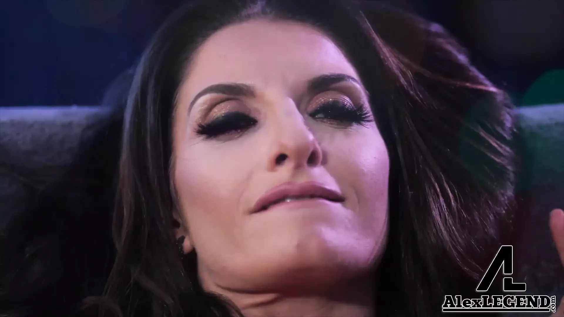 Topp tung milf silvia saige blir förstörd av tjock kuk alex legend!