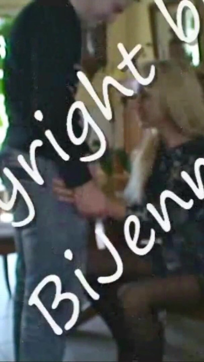 "Alman büyük doğal memeli olgun genç oğlanı sikişmesi için baştan çıkarıyor" dan unutulmaz an