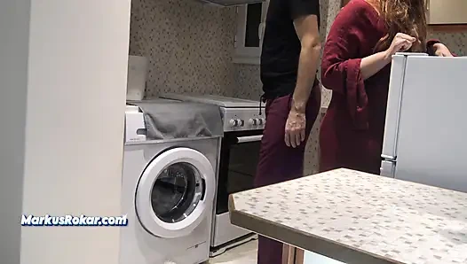 Stiefmutter in der küche sagte nein, sex! - Ermöglicht stiefsohn nur wichsen und auf ihren fetten arsch abspritzen