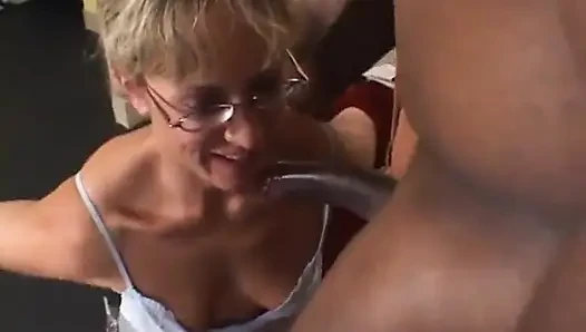 Horny back stud with a huge dick bangs sexy white babe hard after getting a bj