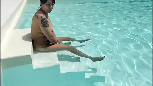 Kami pergi ke pesta nudis