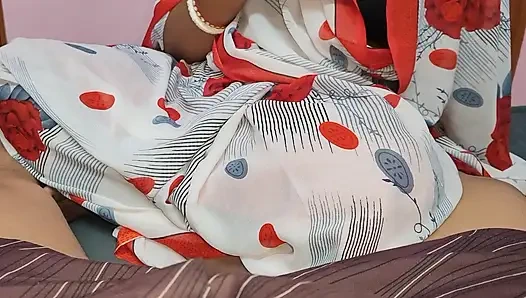 Ibu tiri istriku baru 30 tahun dan dia lebih terangsang dari istriku