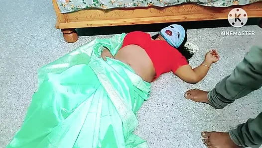 Üvey erkek kardeşim bilgim olmadan hap verdi ve beni sikiyor - gerçek inlemeli tamil erotik hikaye