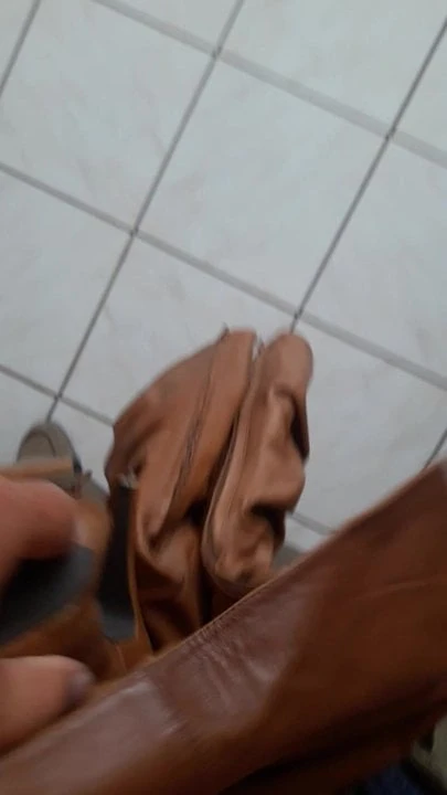 Cum boots