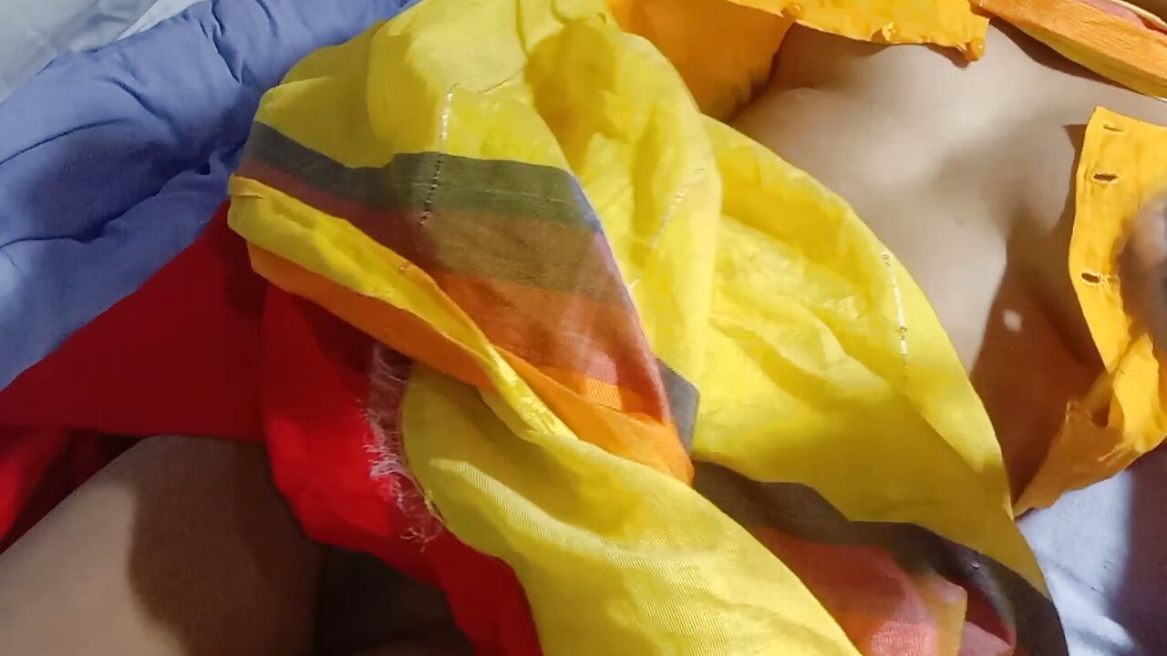 Kolkata Boudi gets pussy fingered and real hard pounding and moaning like whore