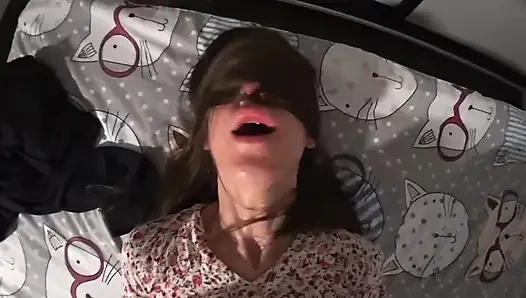 Untreue ehefrau fickt ihre freunde in den arsch. Echtes betrügen