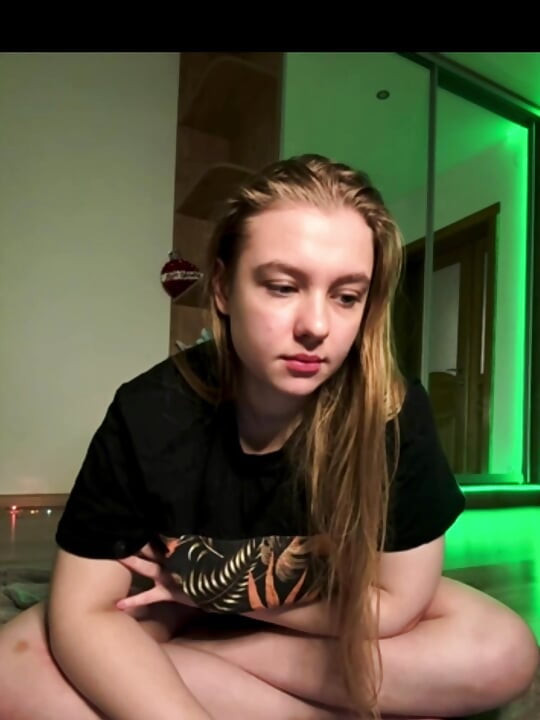 คุยและใช้นิ้วกับหี