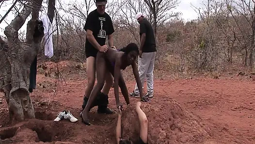 Kumda Gömülü Güzellik: Vahşi Açık Hava Fetiş Seks