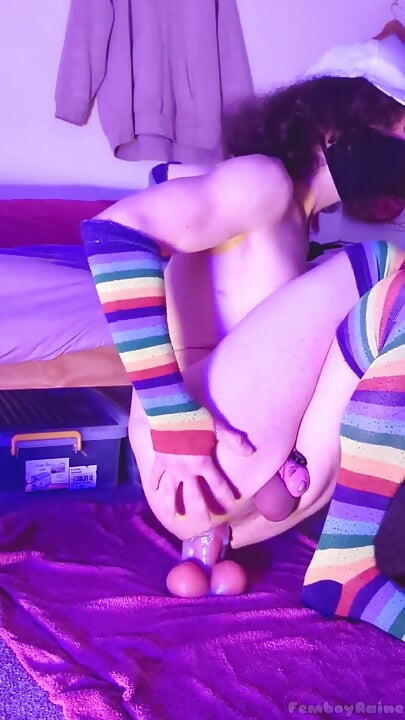 หนุ่มออกสาวโดนล็อกน่ารัก Raine เด้งบนของเล่น Xl คนโปรด