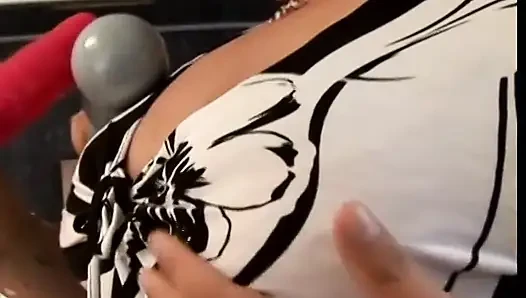 This mature sexy juicy babe have the talent to give some pleasure