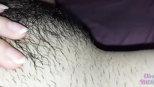 XXX desi, meine stiefschweette lässt mich mit ihrer muschi spielen, wenn sie zu besuch kommt, sie geht auf mein bett