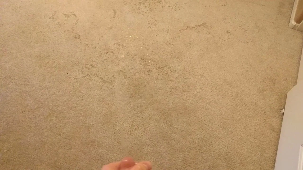 Pišam na tepih moje spavaće sobe