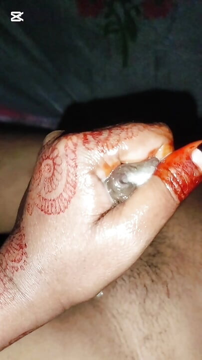 Desi gf handjob her boyfriend.