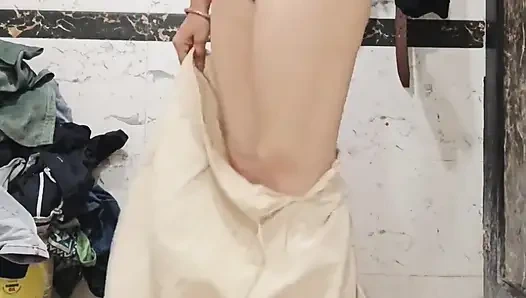 Priya büyük göt ve büyük amcık gösterisi