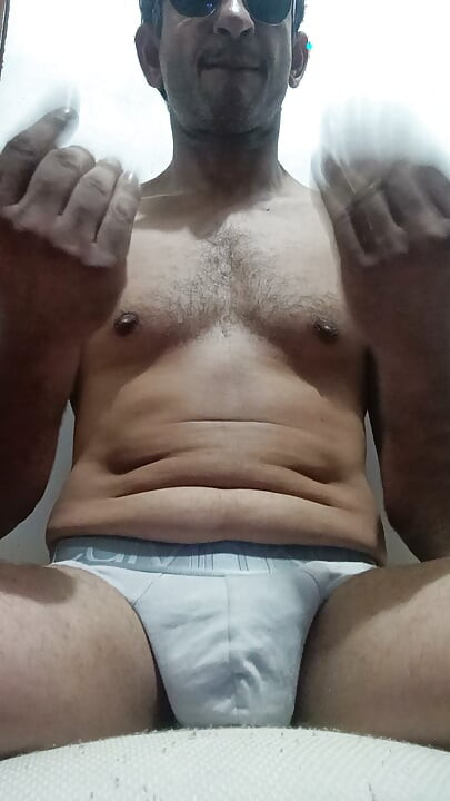 Je me suis réveillé excité et j'ai fait une vidéo pour mes amis.
