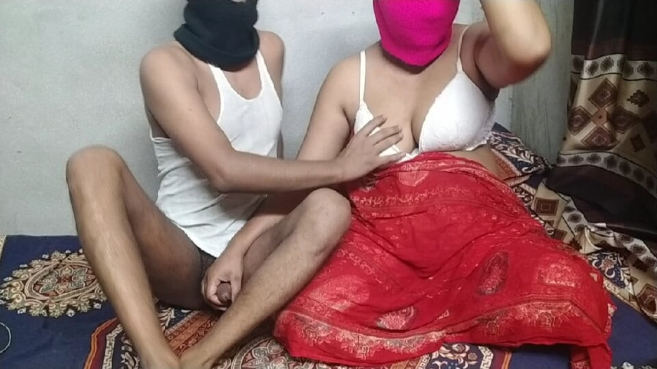 Village desi, bhabhi à la maison avec romance de debar tous les soirs