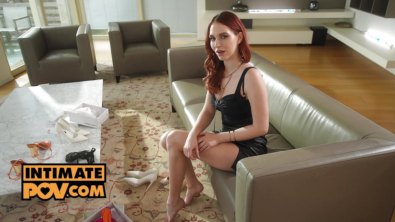 Sexet en måneds jubilæum med Leya Desantis