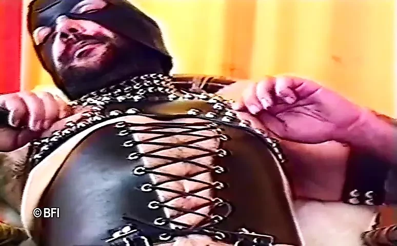 Piercing boys 2 (wideo nie ma dźwięku, ale muzykę)