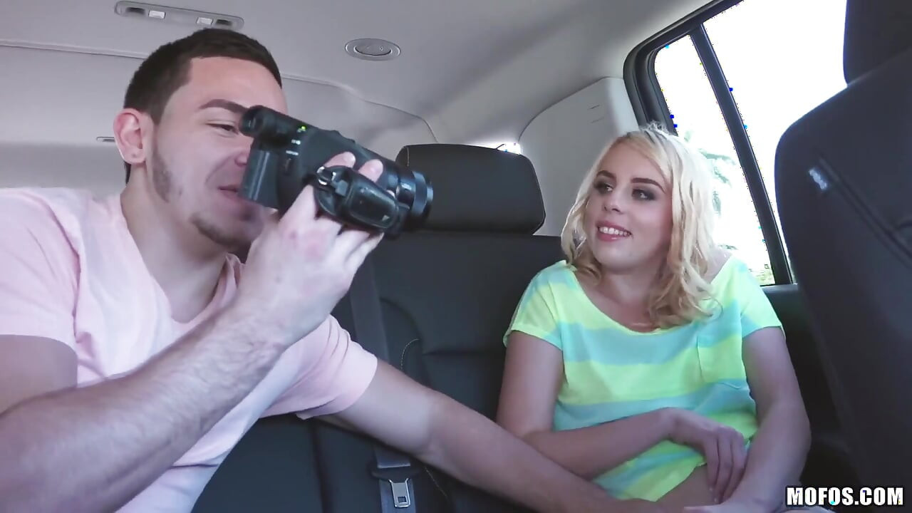 Stranded Teens - Blonde's Juicy Booty Bounces
