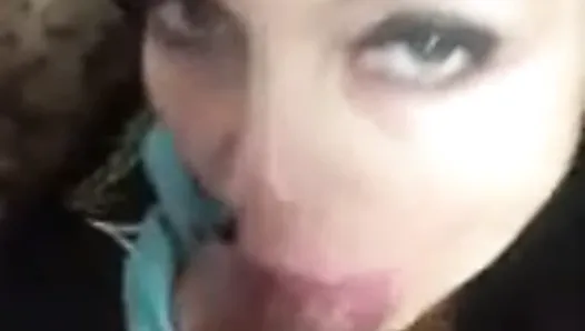 Шлюховатая грязная жена в домашнем видео